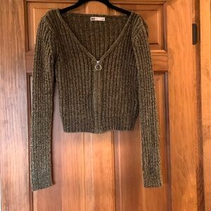 Soft olive green cropped zip up sweater long sleeve small SO brand